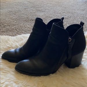 DONALD PLINER BOOTIES
